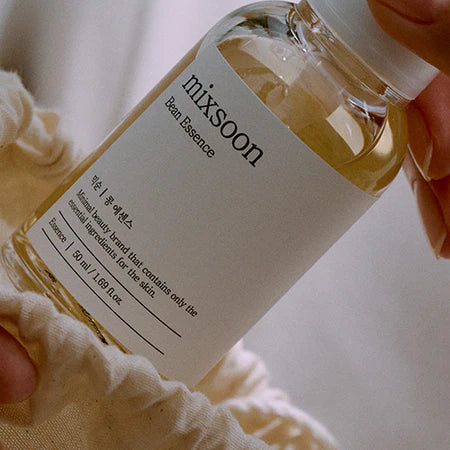 Essence fermentée qui hydrate, illumine et protège la peau au quotidien.