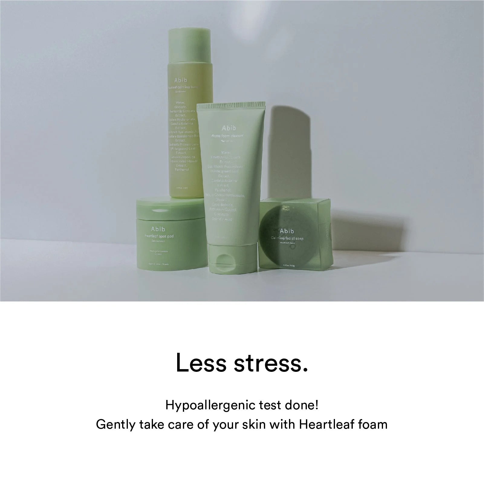 Cleansing foam pour acne-prone skin.