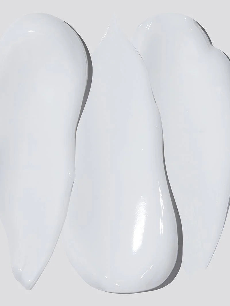 Soin doux aux AHA, BHA et vitamine C pour lisser et illuminer les peaux ternes.